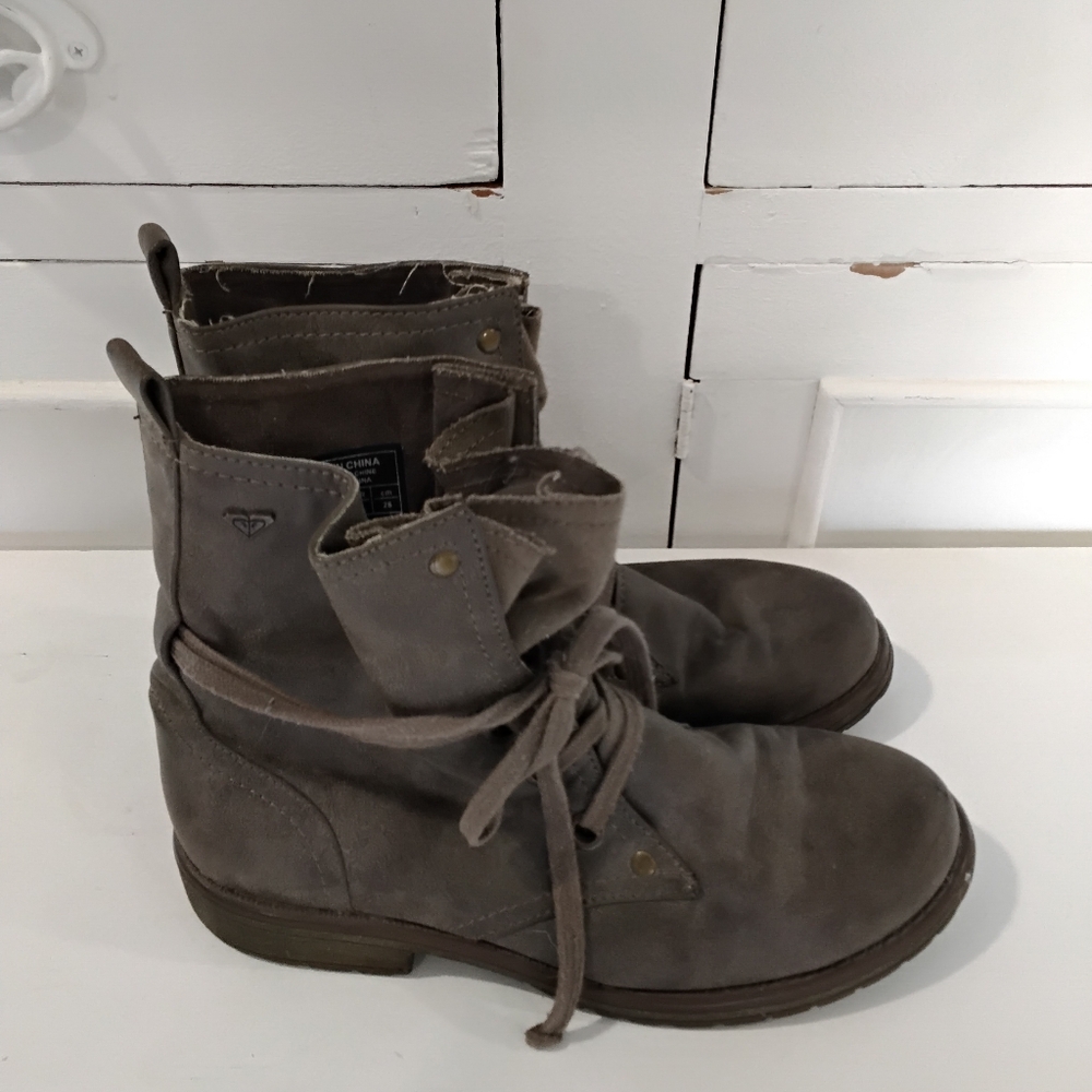 Roxy Women's Distressed Moto Boots EUC - Picture 5 of 8